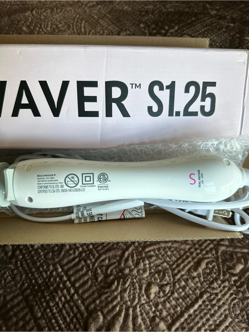 The Beachwaver Co. S1.25 Silver and White Automatic Curling Iron